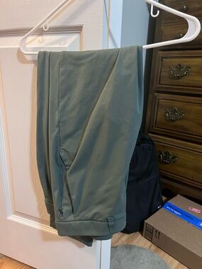 Lululemon slim fit ABC pants 32